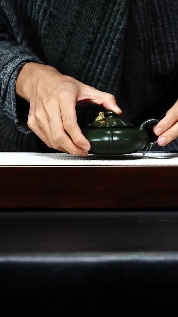 茶杯紫砂宜兴紫砂 青蛙莲子 绿泥 柳用江 h088