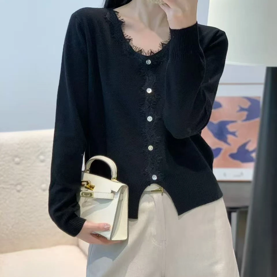 MeiQi 日韩订单！V领蕾丝拼接排扣针织开衫显瘦内搭春秋打底A4213