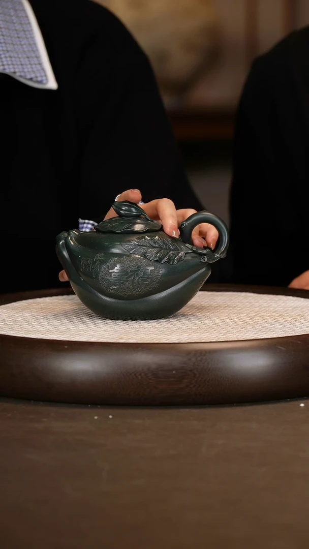 【朱小华】佛手壶350c+齐良末画+张心庆泼墨荷花画