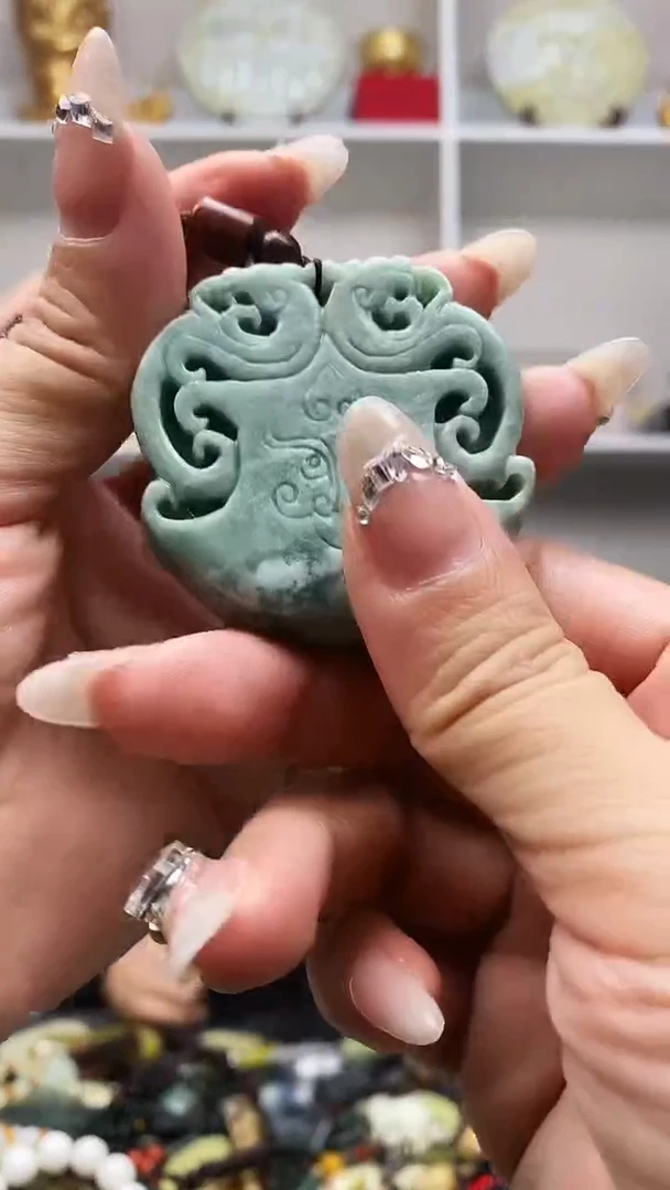 未镶嵌岫玉吊坠