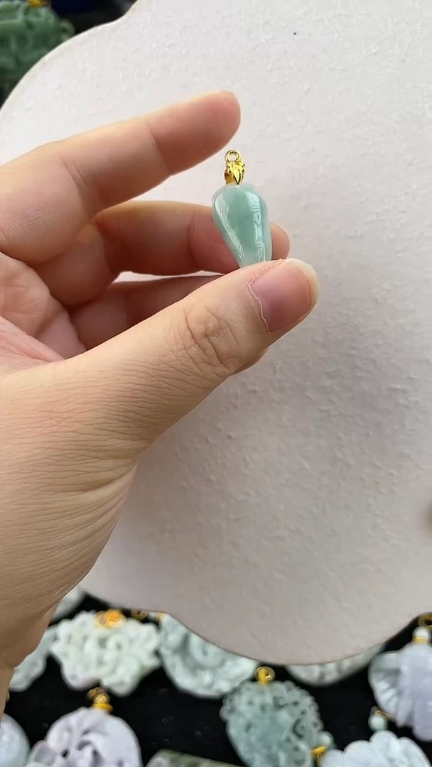 翡翠未镶嵌颈饰定制翡翠