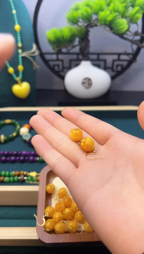 【闪购商品】蜜蜡耳饰14K金镶嵌E01