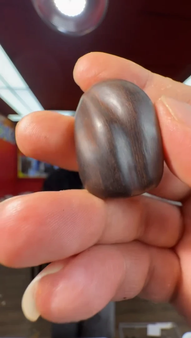 沉香吊坠q12富国岛多样性发一