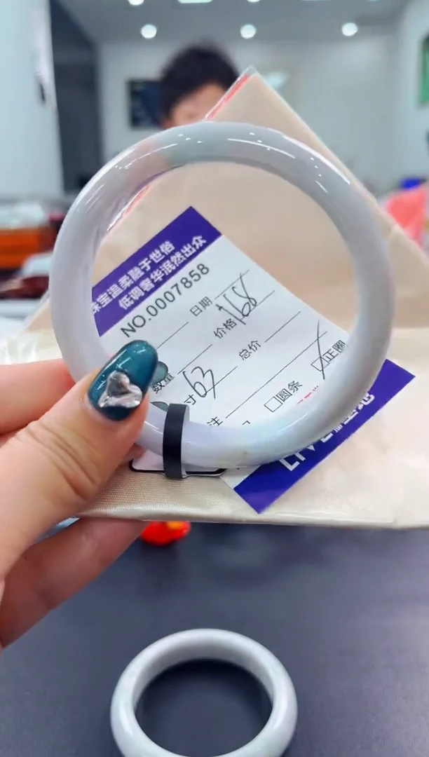 翡翠手镯未镶嵌天然缅甸A货翡翠