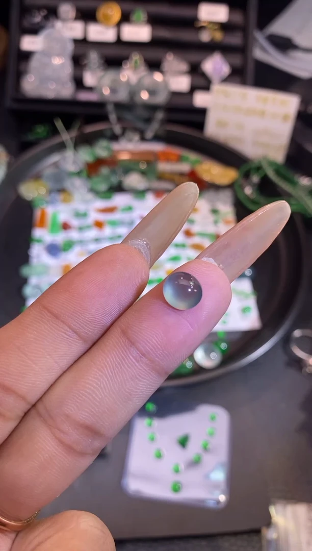 【闪购商品】翡翠挂件未镶嵌蛋