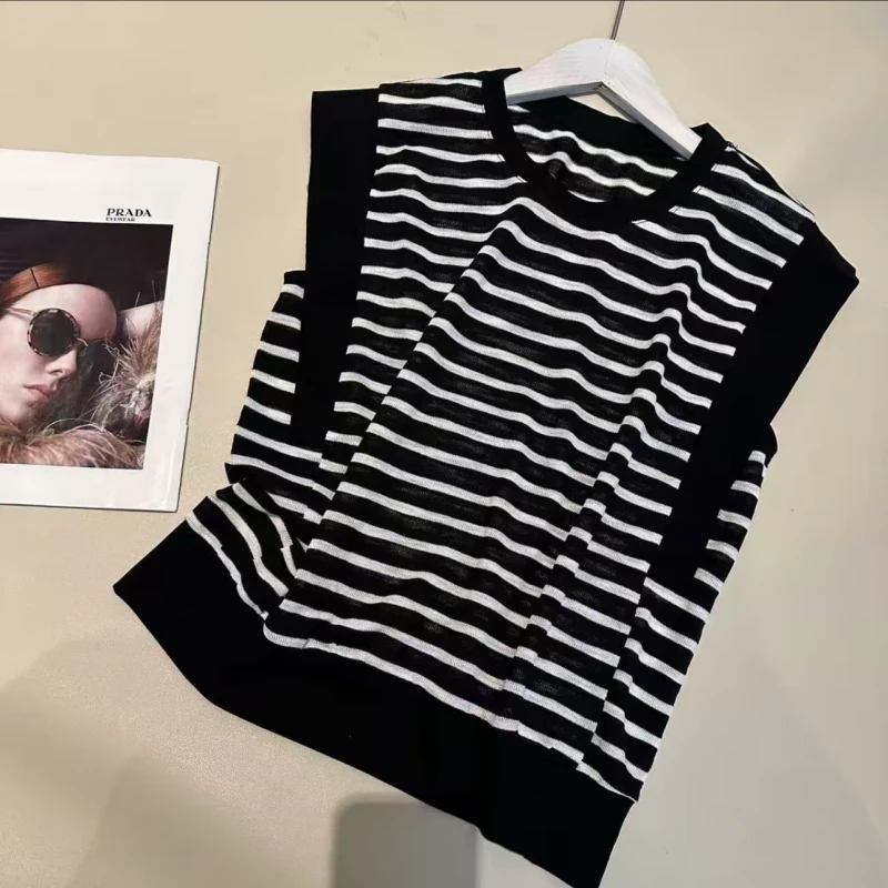 《姚家优麦汇》Y6288夏款圆领设计感时尚百搭无袖显瘦上衣款女