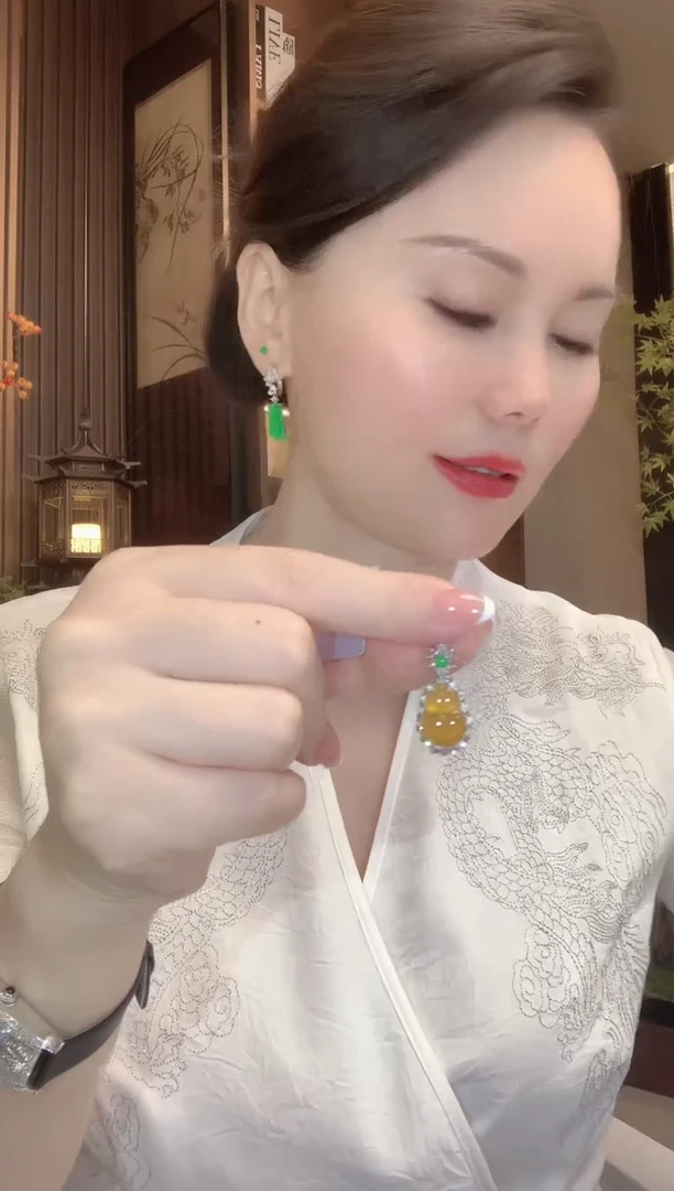 吊坠(不含链)18K金镶嵌翡翠C47
