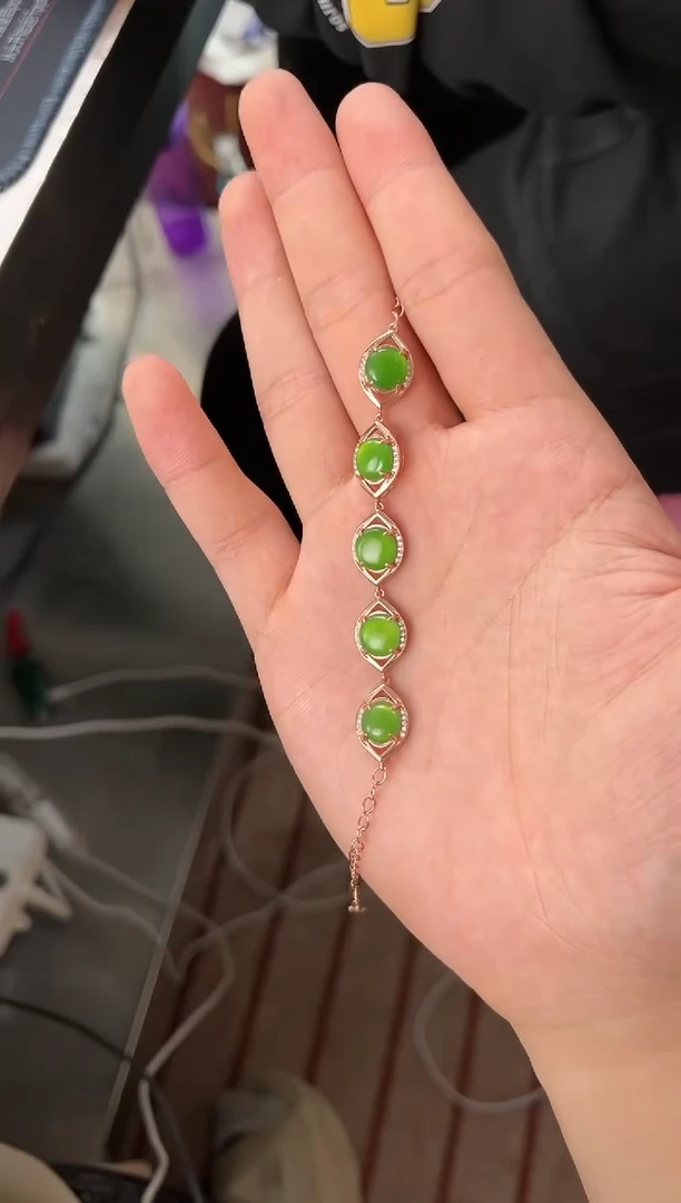 【闪购商品】和田玉手链未镶嵌俄碧手链微色差