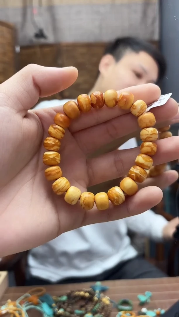 琥珀未镶嵌珠宝奇石手串