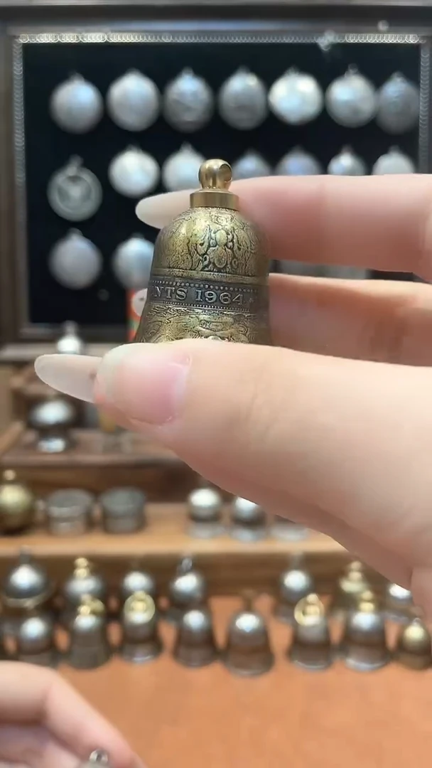 Y****E法国紫禁城纪念铜币黄龙硬币铃铛