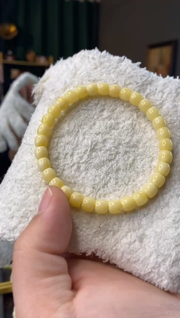 【闪购商品】蜜蜡手串未镶嵌6.5mmz直切微瑕