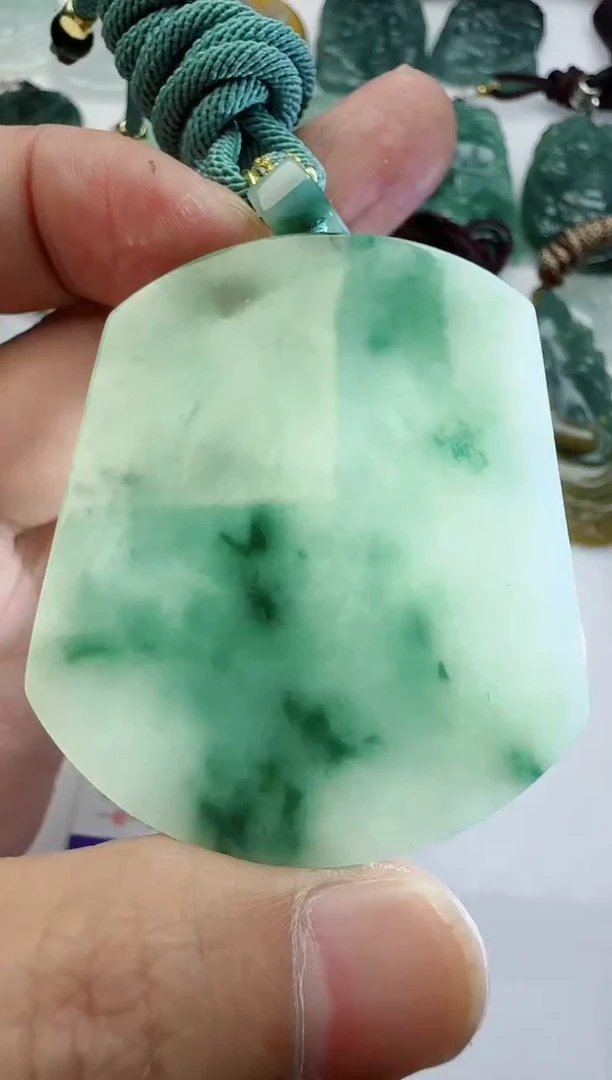 【闪购商品】翡翠颈饰未镶嵌111111111