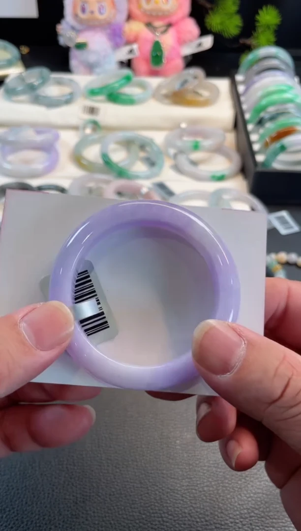 翡翠手镯未镶嵌51正圈 有纹裂