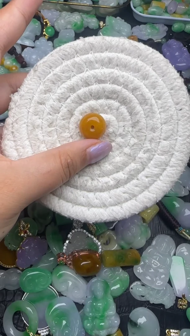 颈饰未镶嵌翡翠缅甸翡翠吊坠