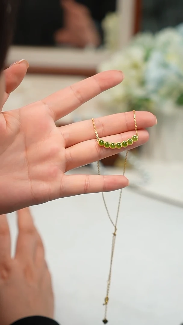 和田玉（碧玉）银S925镶嵌颈饰（无暇，苹果绿）微笑项链