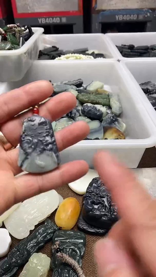 吊坠(不含链)未镶嵌和田玉1