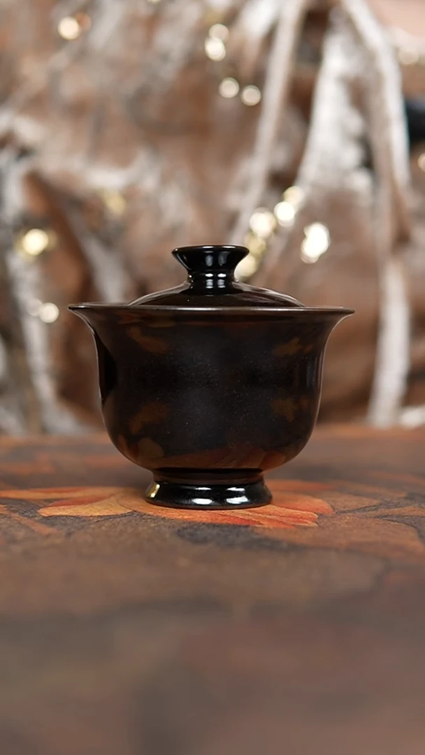 瓷片乌金釉两才元宝盖碗瑕