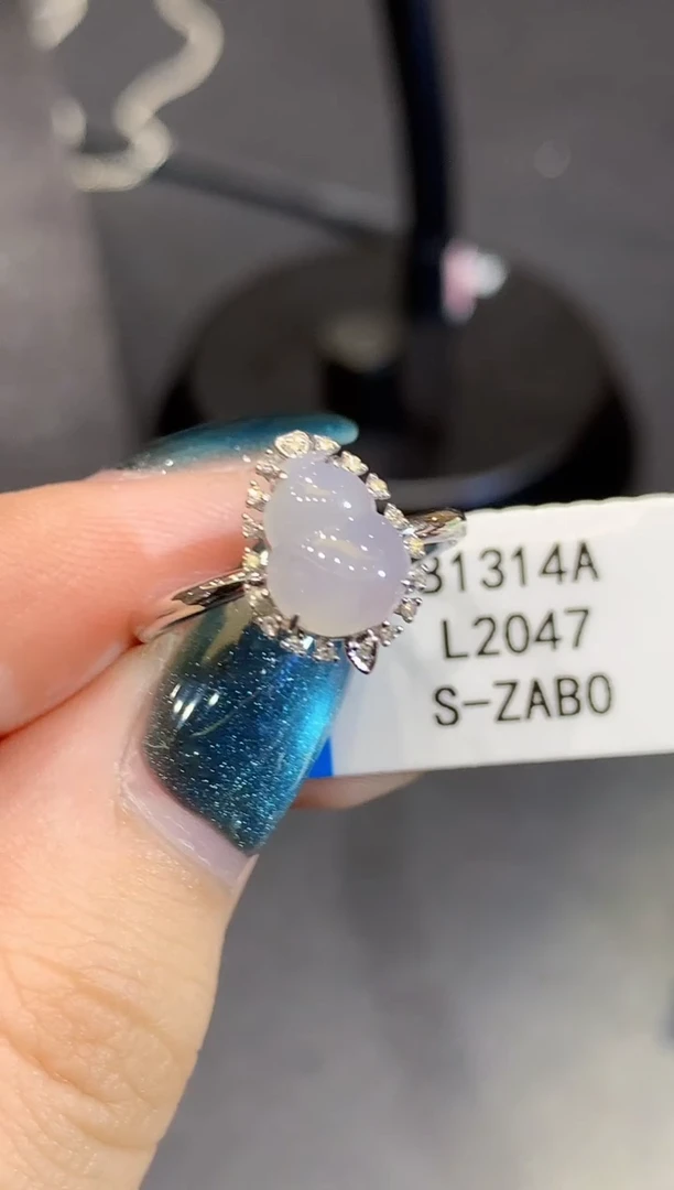 18K金镶嵌戒指翡翠L2047多样性发其一