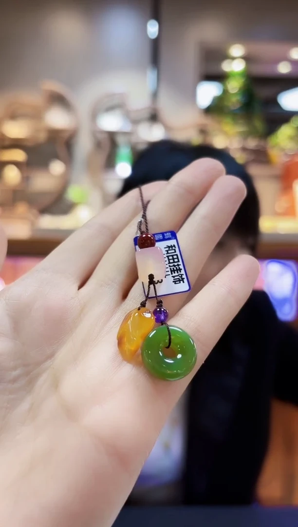 颈饰未镶嵌和田玉挂饰