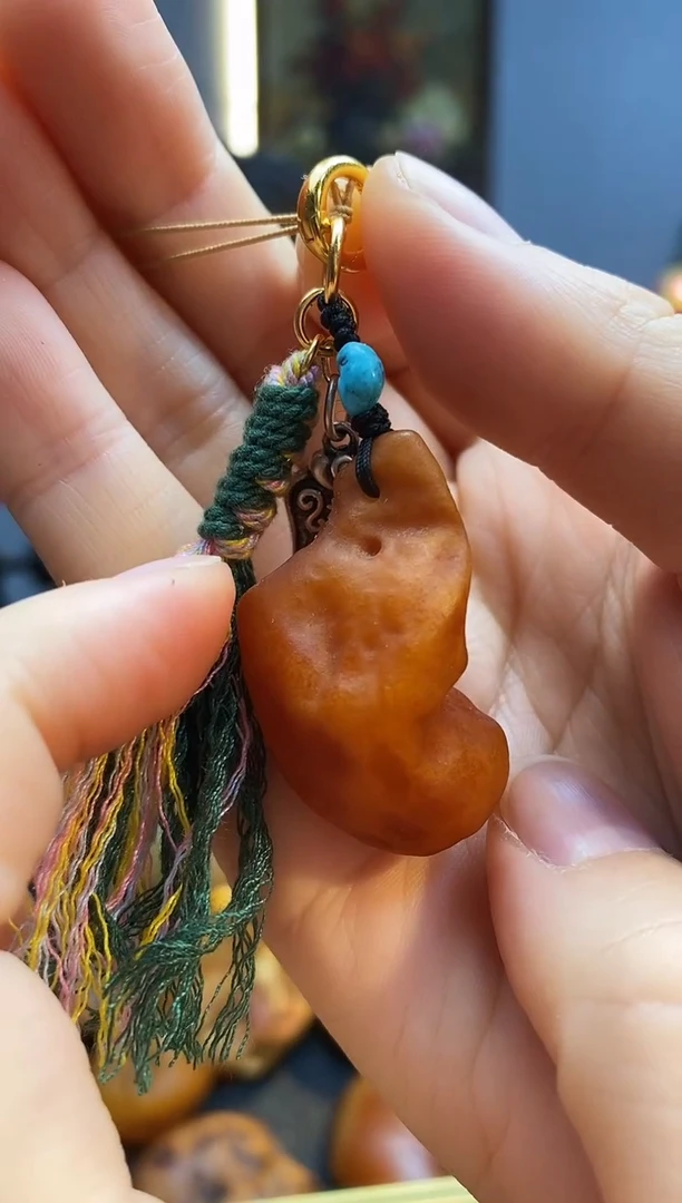 琥珀颈饰未镶嵌挂件