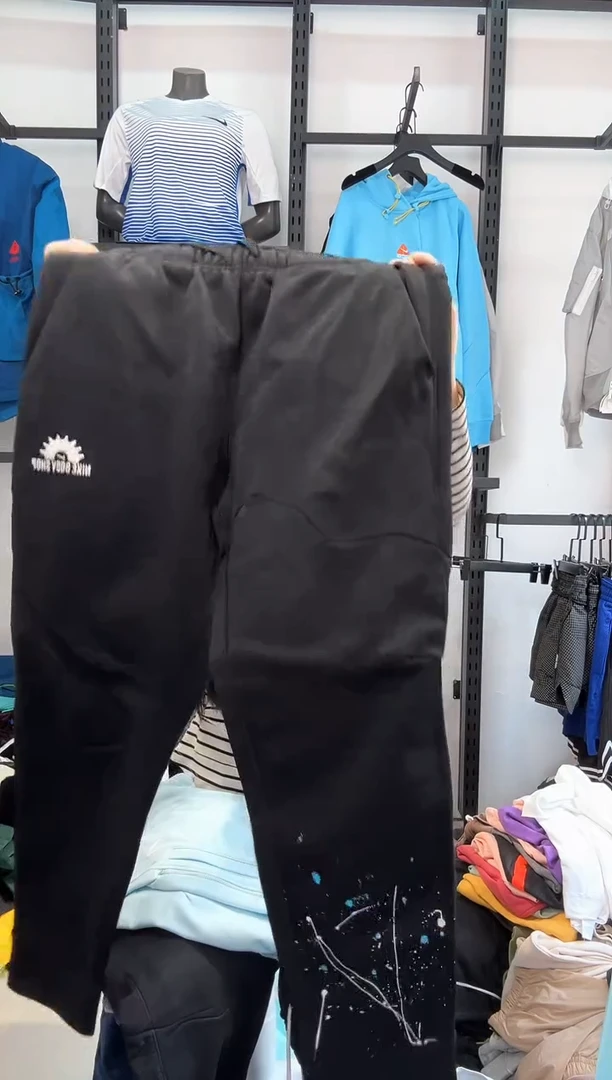 2456  编码  耐克卫衣服饰瑕疵款过款为准 尺码L
