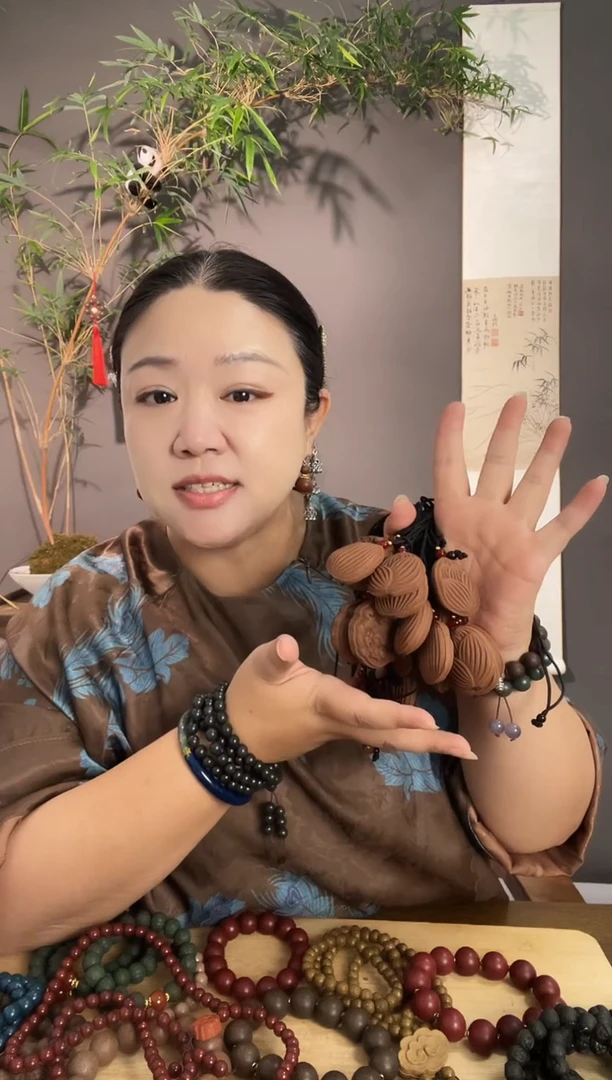 泥塑红麝香方的随机香牌