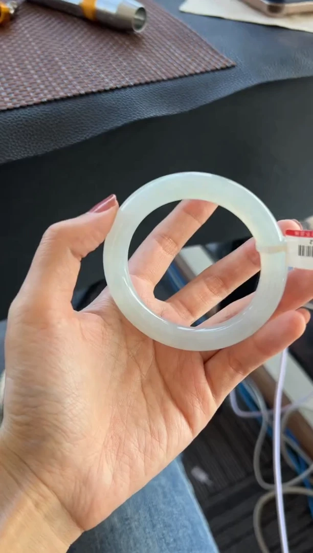 【闪购商品】翡翠手镯未镶嵌41号55.6*10.6*10.7