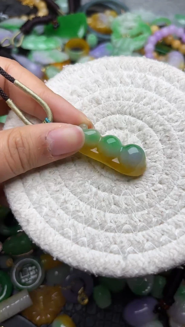 颈饰未镶嵌翡翠缅甸翡翠吊坠