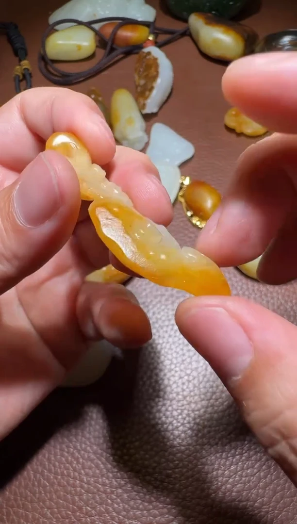 未镶嵌和田玉挂件枫*和田玉