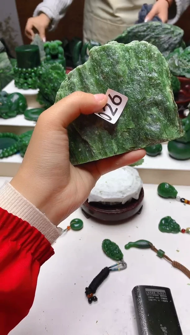 未镶嵌和田玉（碧玉）珠宝半成品1