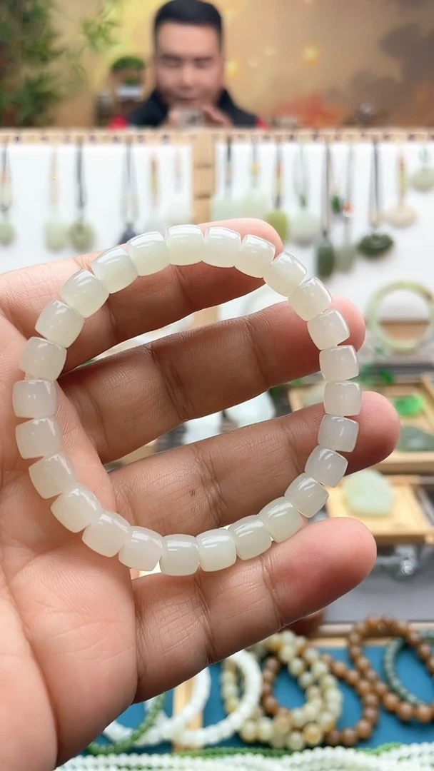 未镶嵌手串和田玉约卡7mm*8mm直切