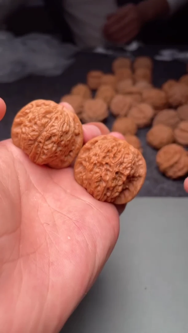 把件文玩核桃a148   血麒麟 38尺