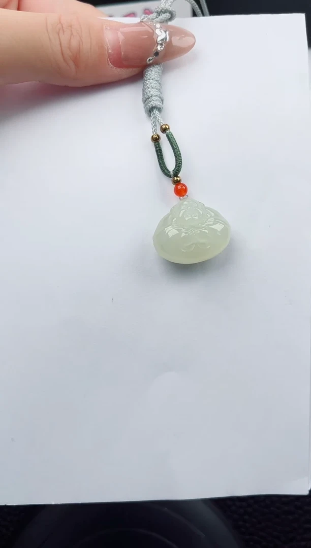 【闪购商品】和田玉吊坠(赠链)未镶嵌333微色差T1