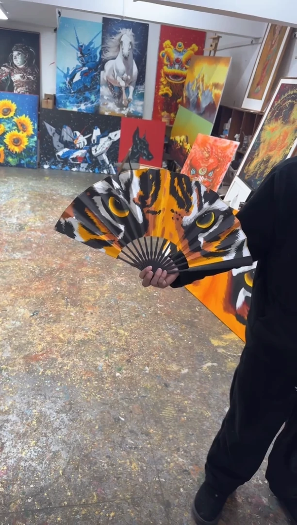 丙烯画新****庆懒羊羊老师虎眼折扇