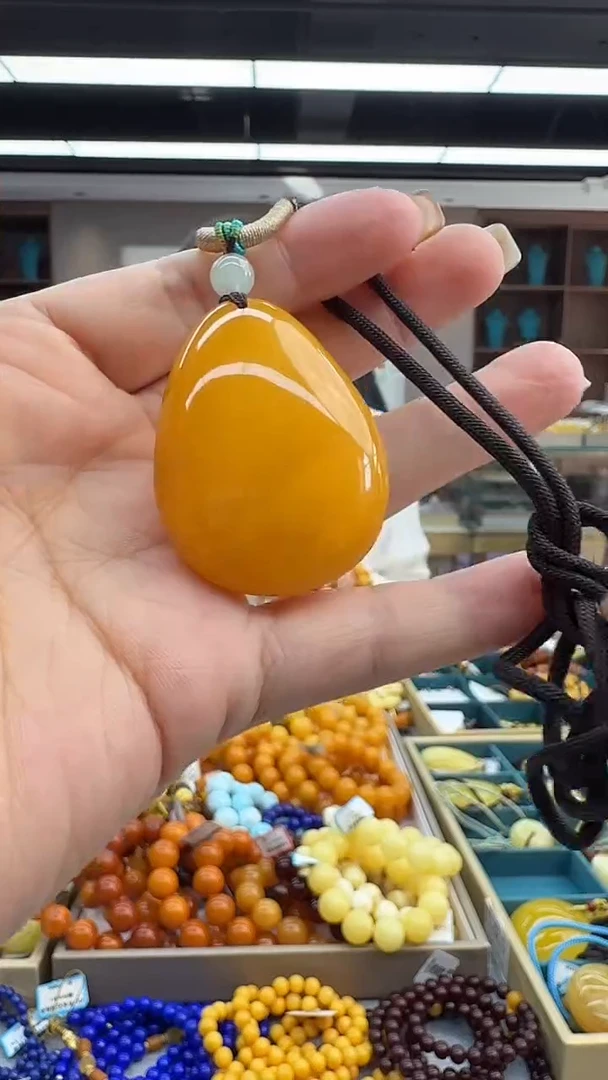 琥珀颈饰未镶嵌183秒拍号