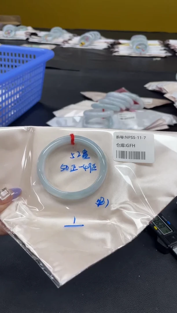 未镶嵌手镯翡翠翡翠手镯