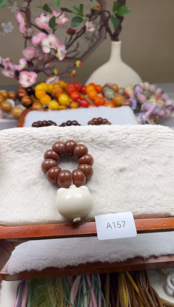 白玉菩提吊坠瑕A157黑金蒜瓣手捻13-14mm一串随机