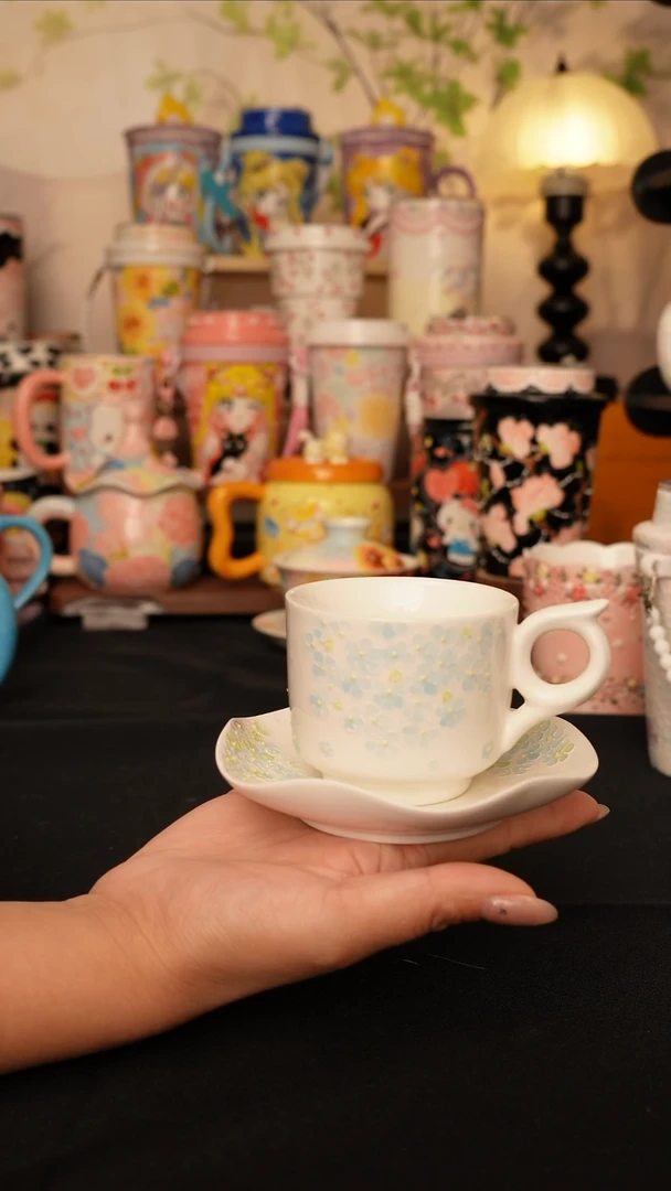 陶景德镇手绘的杯子