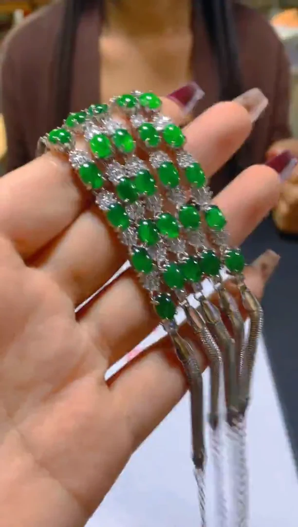 未镶嵌手链翡翠多样性发一