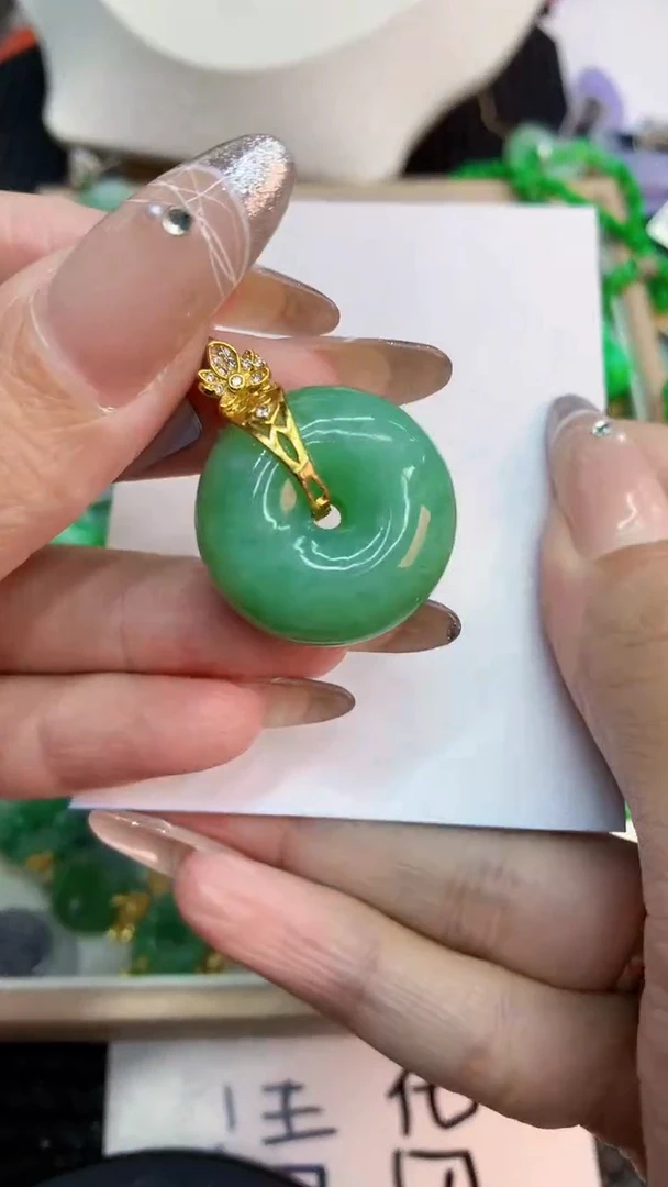 颈饰未镶嵌翡翠1