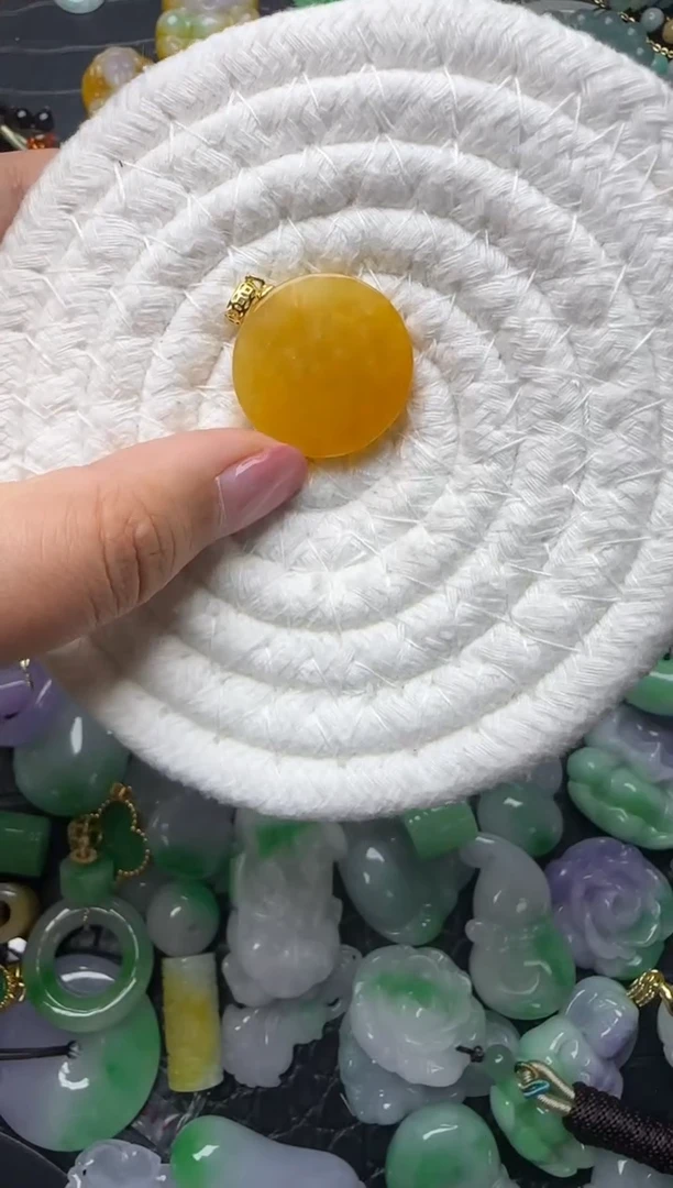 颈饰未镶嵌翡翠缅甸翡翠吊坠