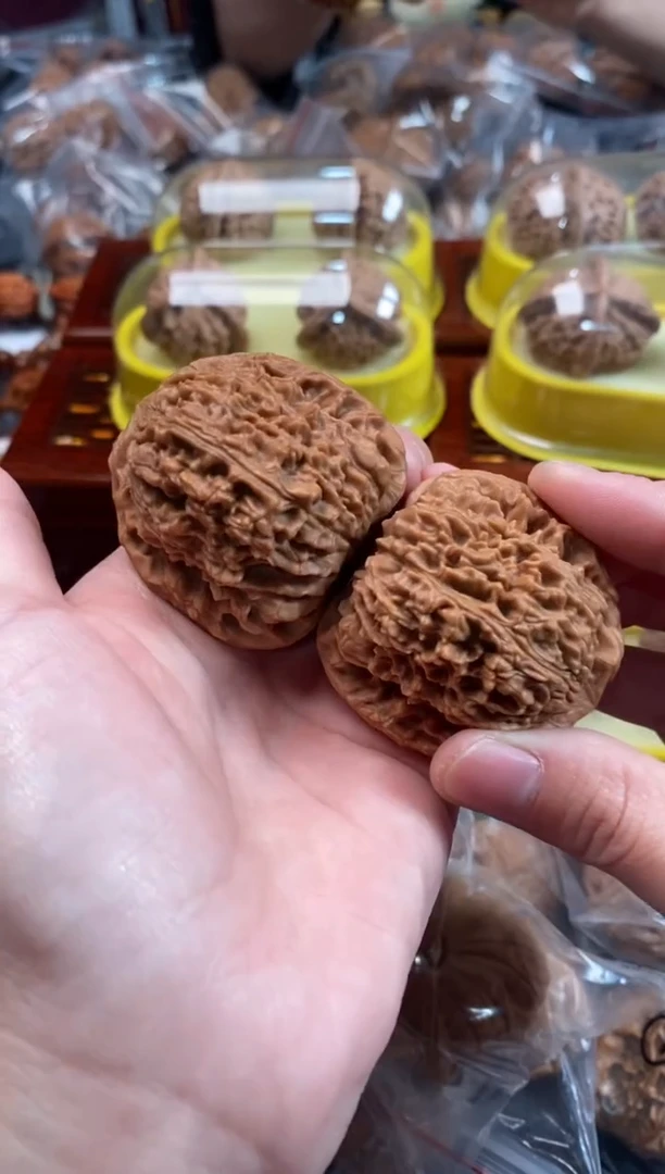 把件文玩核桃南疆石44尺Q734