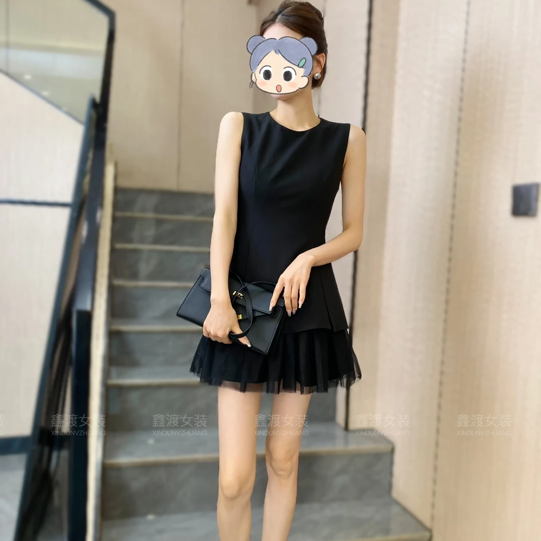 2025春夏新款时尚显瘦气质女士网红洋气两件套百搭款D5087