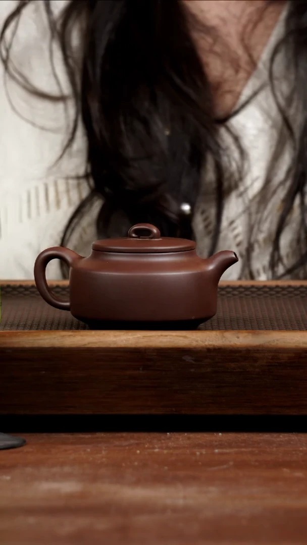 茶壶紫砂A****国羊角山紫泥周盘200CC