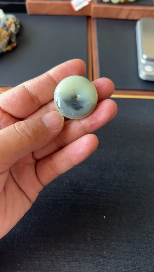 【闪购商品】和田玉吊坠(赠链)未镶嵌若羌微色差