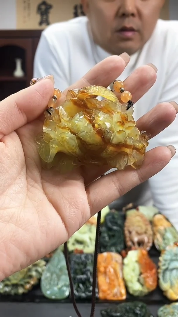 【闪购商品】蛇纹石玉吊坠未镶嵌·