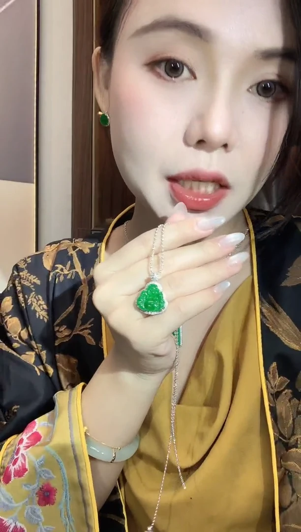 翡翠18K金镶嵌吊坠(不含链)A17