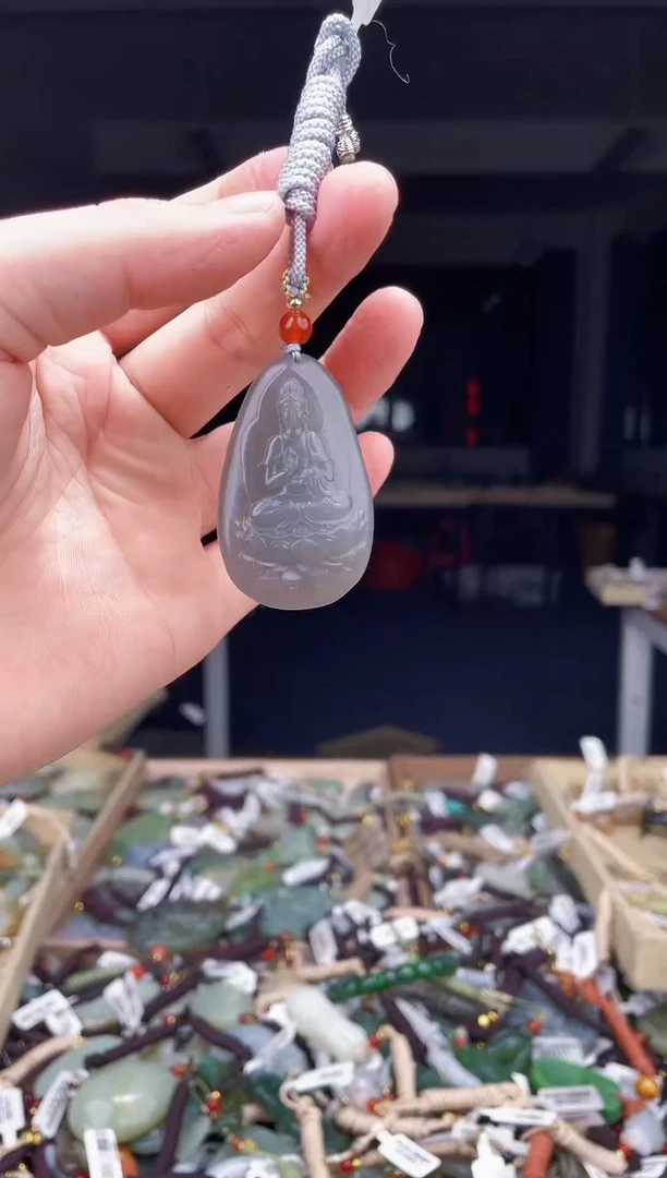 颈饰未镶嵌和田玉1