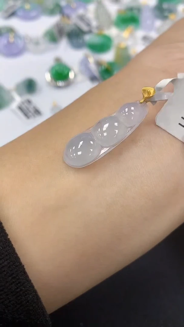 颈饰18K金镶嵌翡翠a货假一赔三支持复检百元上9元证书费自理