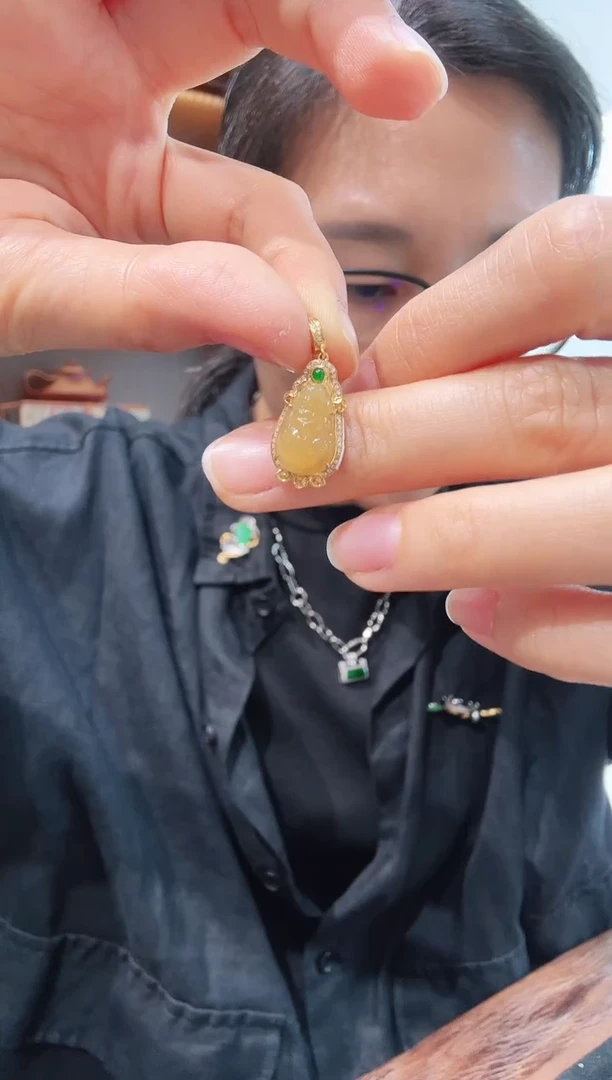 颈饰18K金镶嵌翡翠00002580